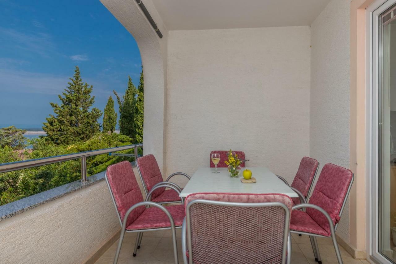 Apartman Emma Apartment Драмал Екстериор снимка