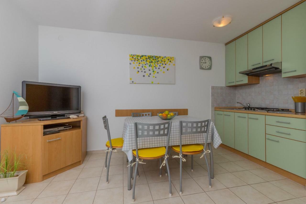 Apartman Emma Apartment Драмал Екстериор снимка
