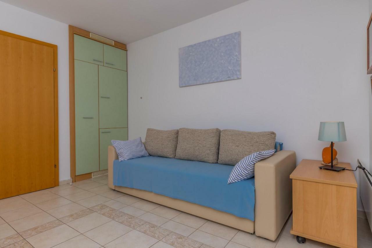 Apartman Emma Apartment Драмал Екстериор снимка