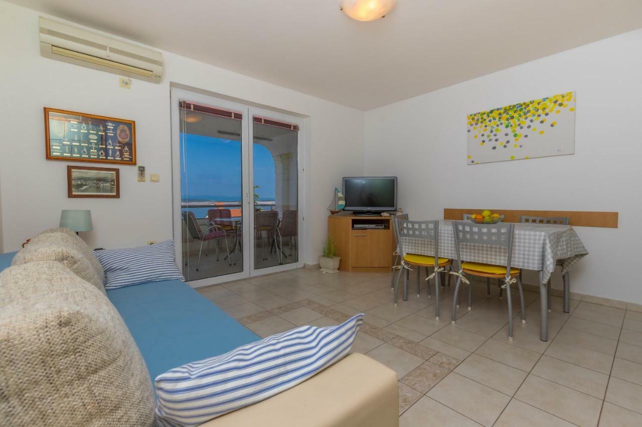 Apartman Emma Apartment Драмал Екстериор снимка